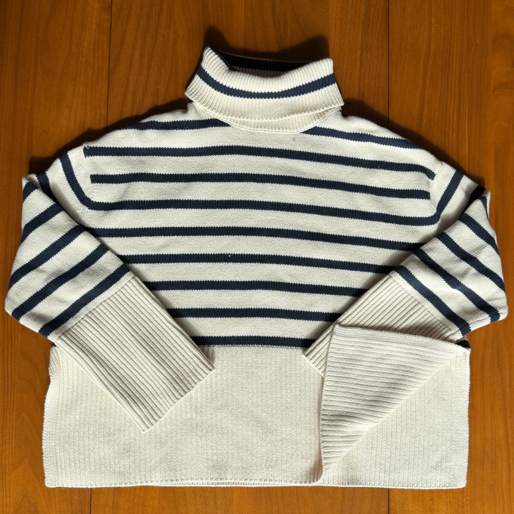 GAP Split-Hem Turtleneck Sweater